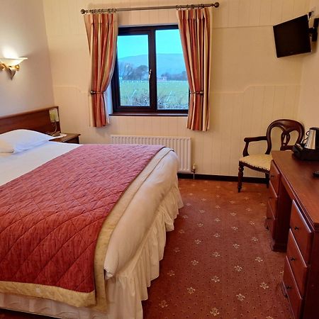 Corthna Lodge Schull Esterno foto