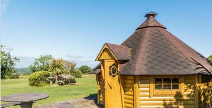 Corthna Lodge Schull Esterno foto