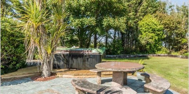 Corthna Lodge Schull Esterno foto