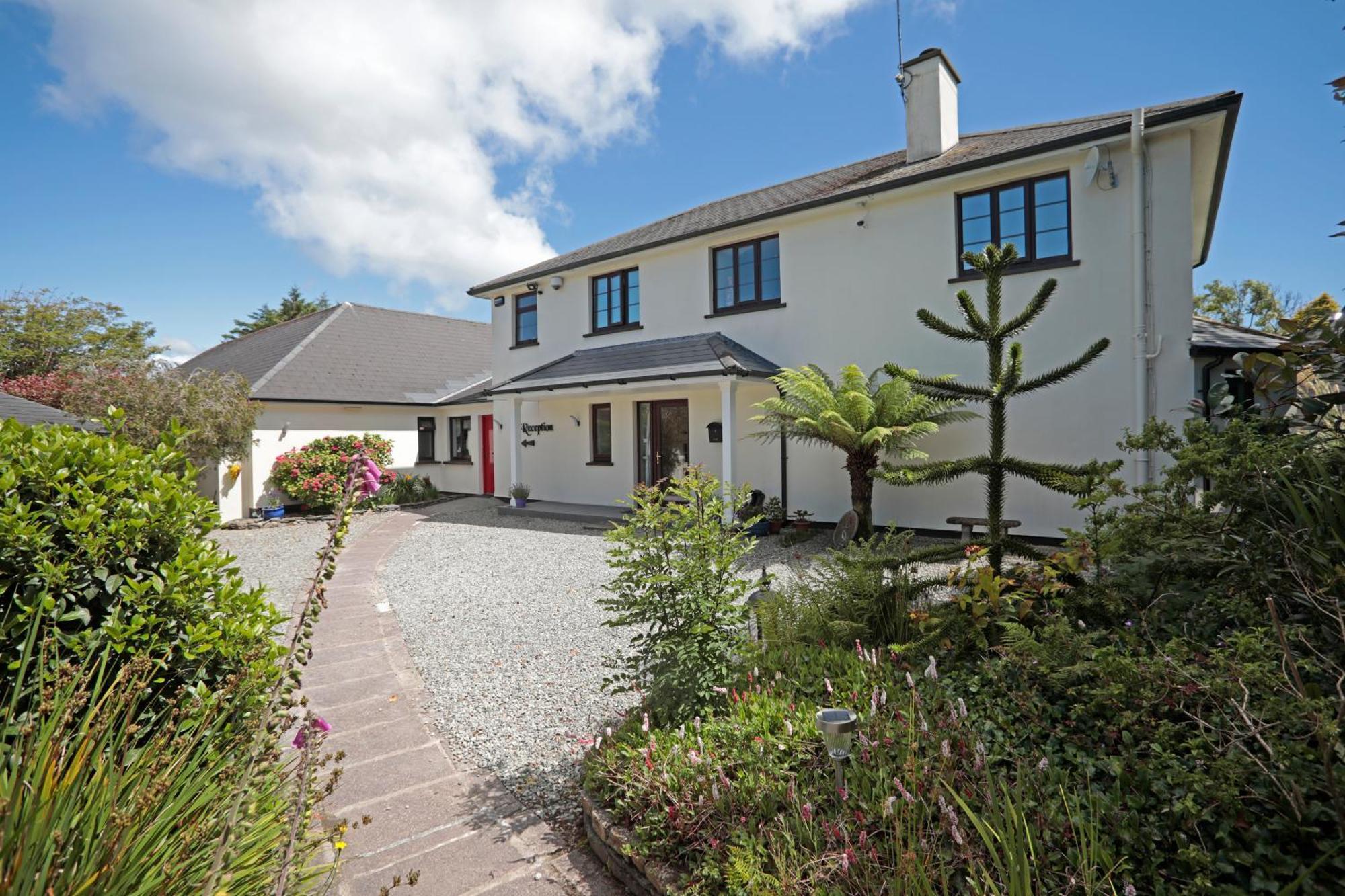 Corthna Lodge Schull Esterno foto