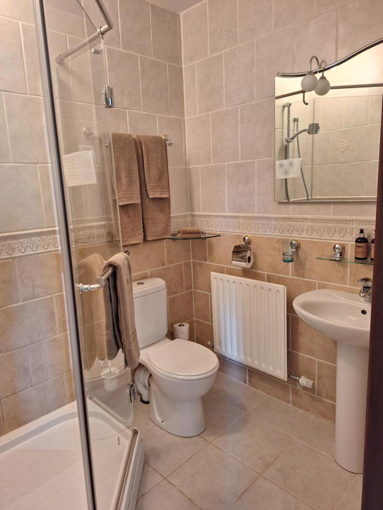 Corthna Lodge Schull Esterno foto