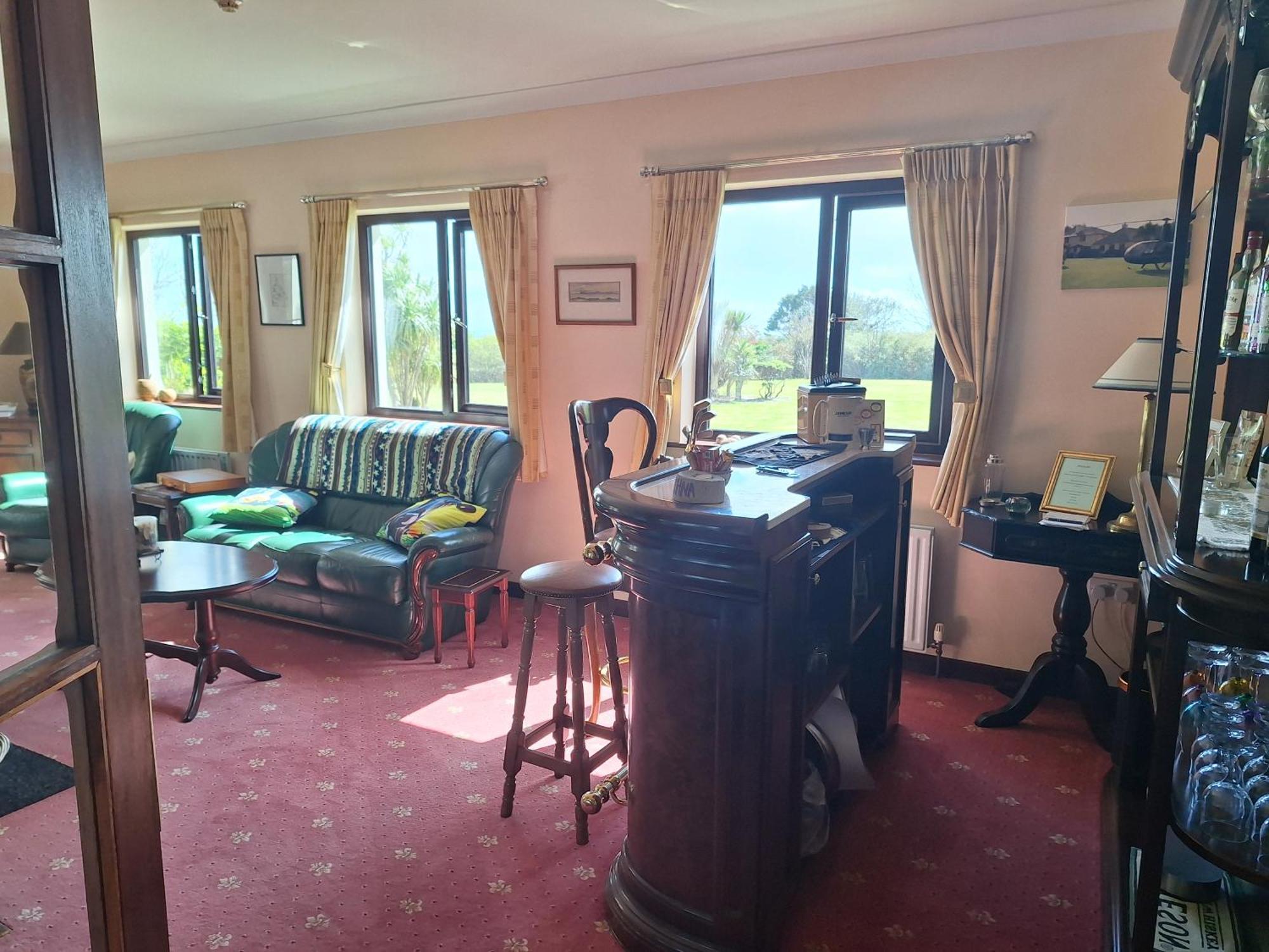 Corthna Lodge Schull Esterno foto