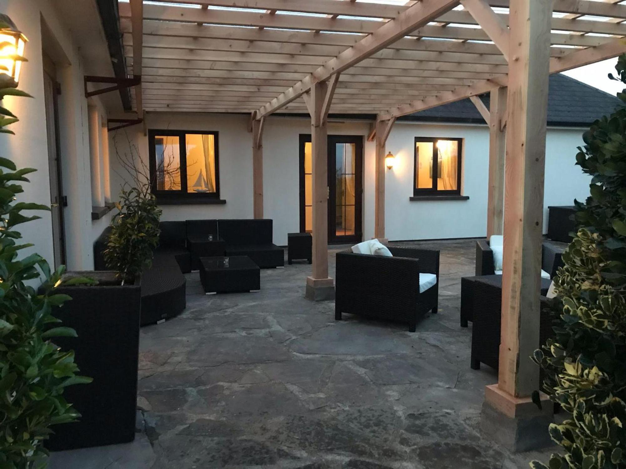 Corthna Lodge Schull Esterno foto