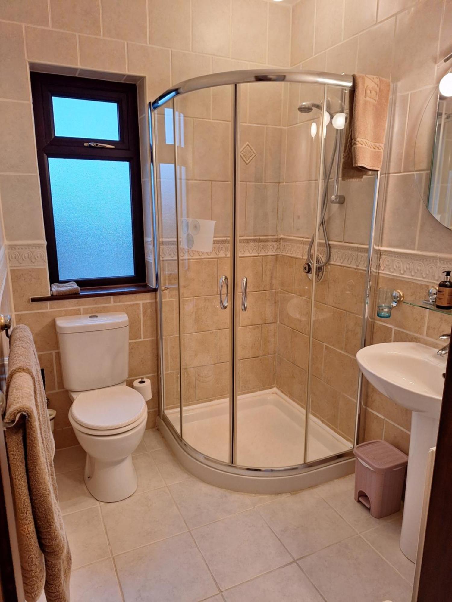 Corthna Lodge Schull Esterno foto
