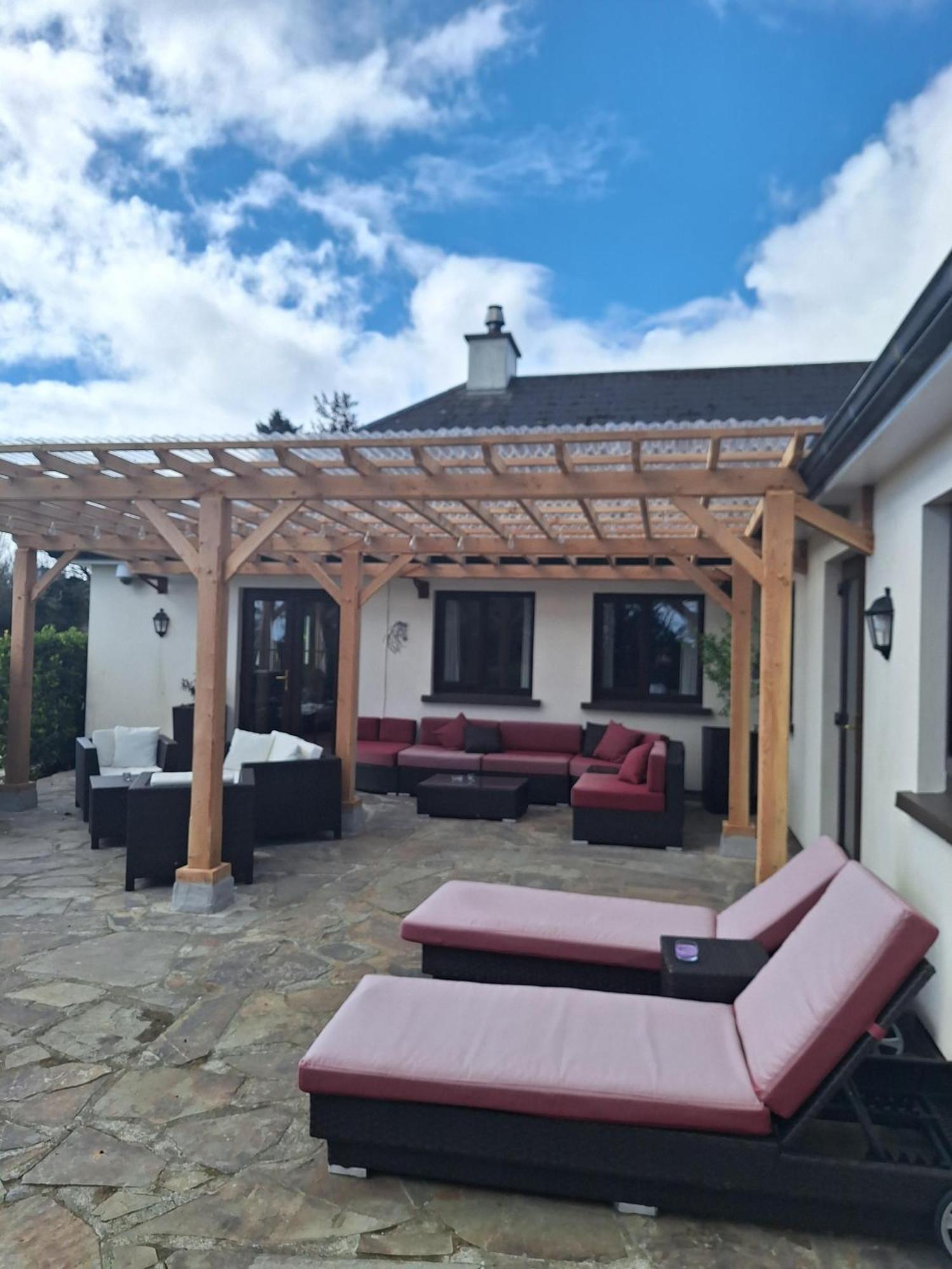Corthna Lodge Schull Esterno foto