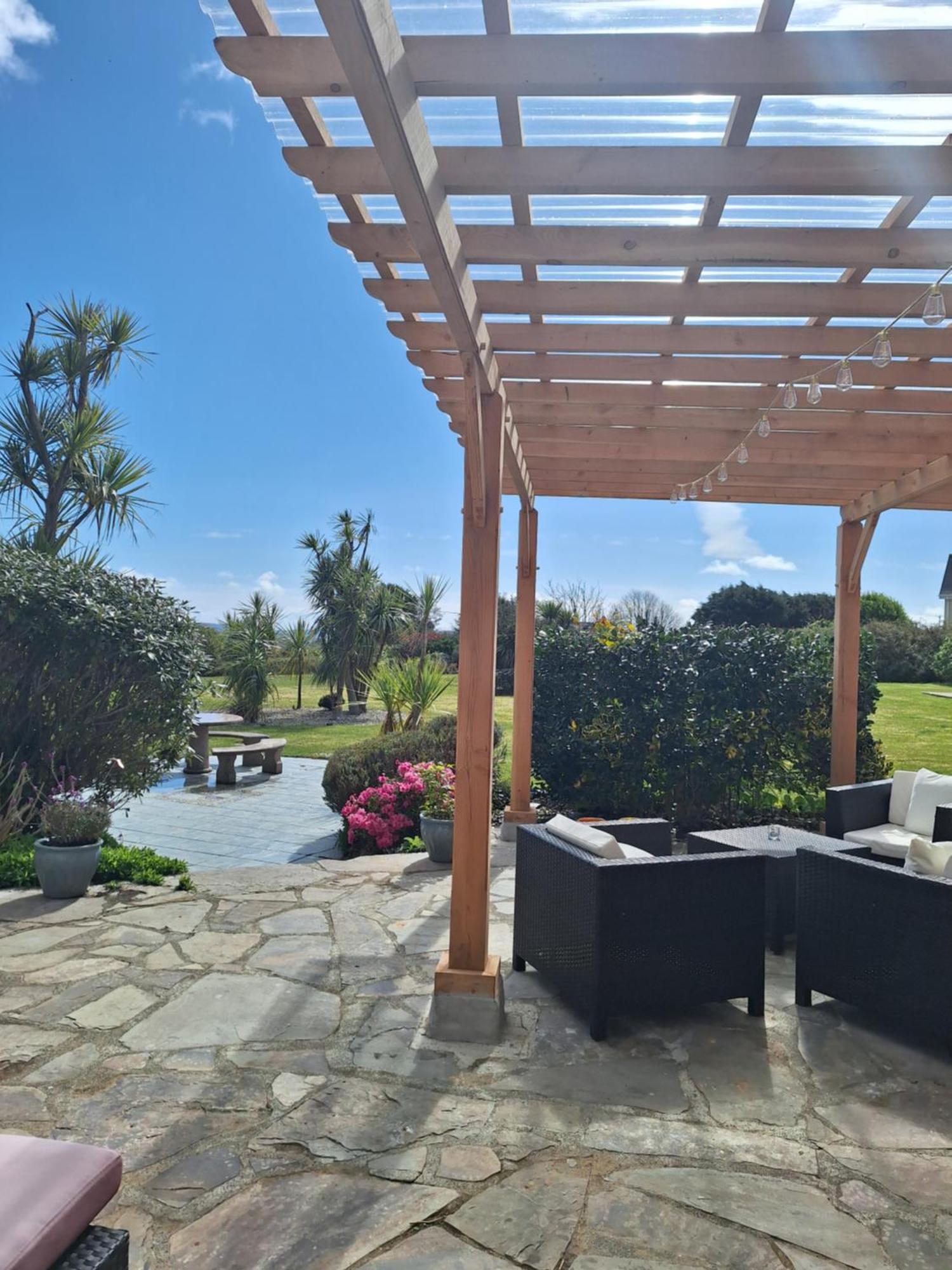 Corthna Lodge Schull Esterno foto
